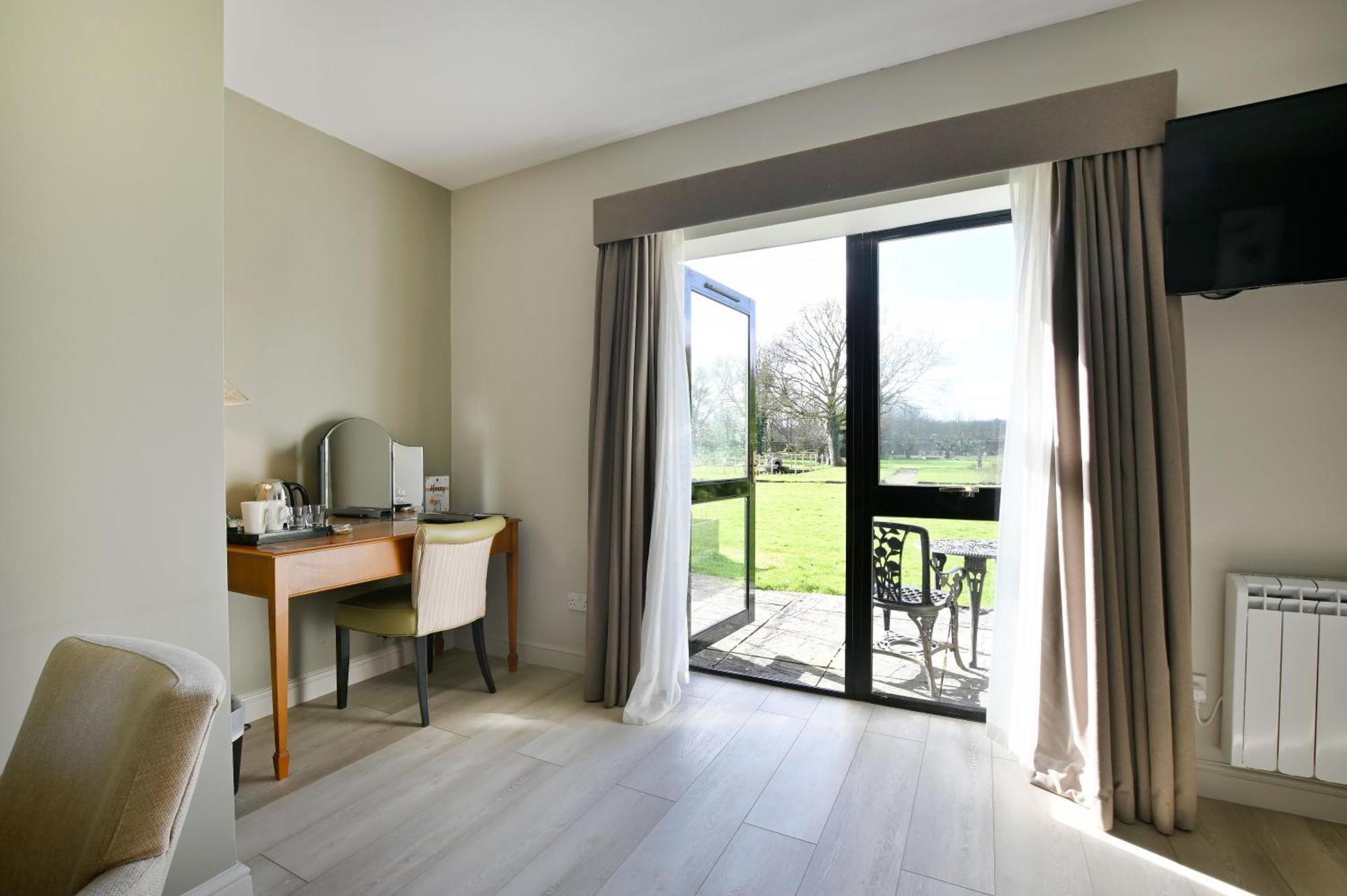 Stanton Manor Hotel Chippenham  Exterior photo