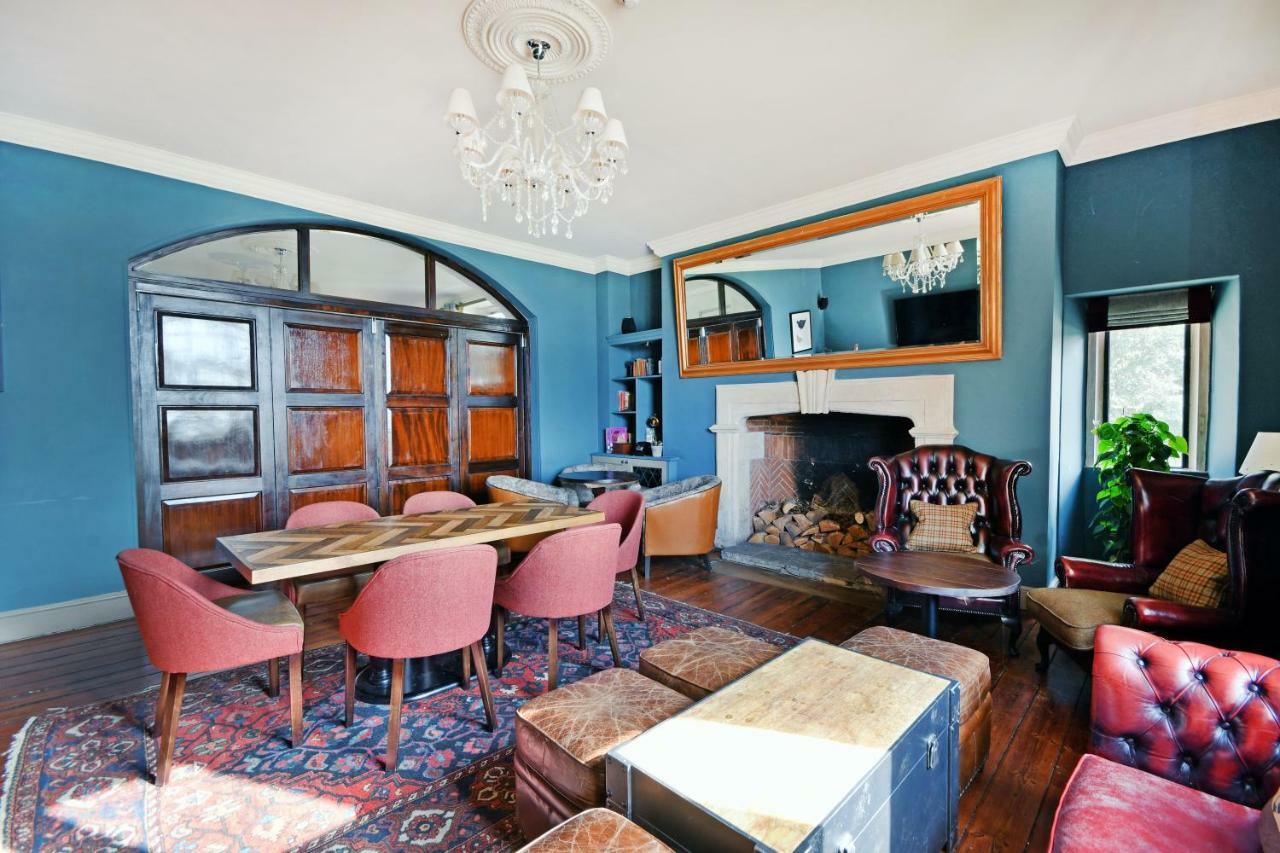 Stanton Manor Hotel Chippenham  Exterior photo
